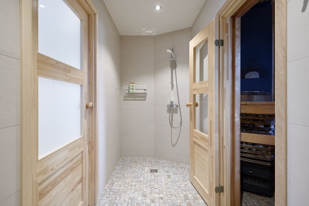 Pesuruum, duššid, washing room, showers